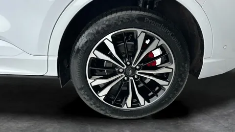 Thumbnail image for the Ford Kuga 2.5 EcoBoost Duratec 14.4kWh ST-Line X   Plug-in  CVT