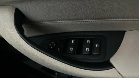 Thumbnail image for the BMW X1 2.0 20i xLine   xDrive