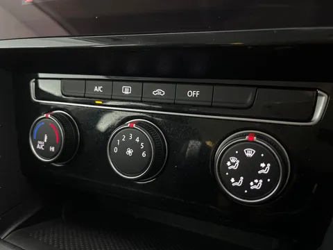 Thumbnail image for the Volkswagen Passat 1.5 TSI EVO SE Nav   DSG