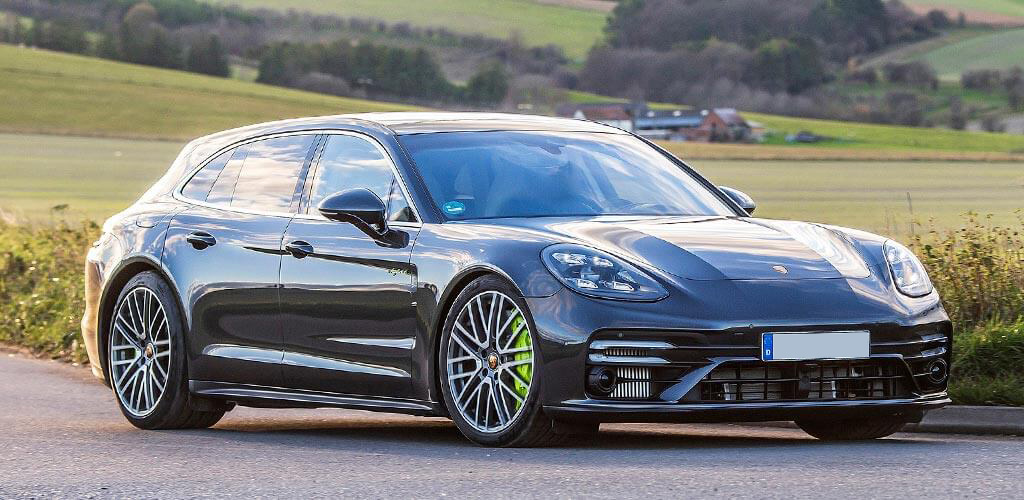 Side view of black Porsche Panamera Sport