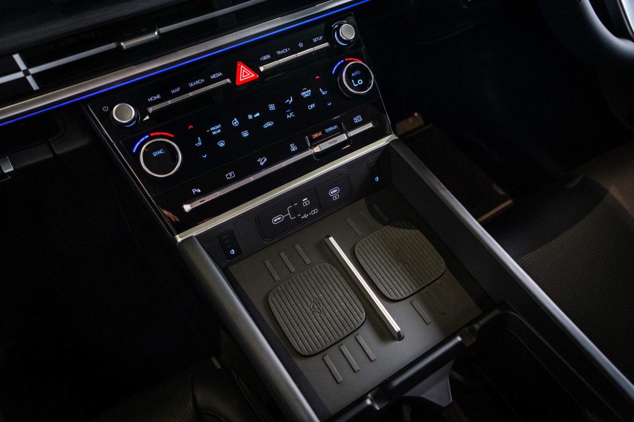 2025 Hyundai SANTA FE Review: 7-Seat SUV Game-Changer?