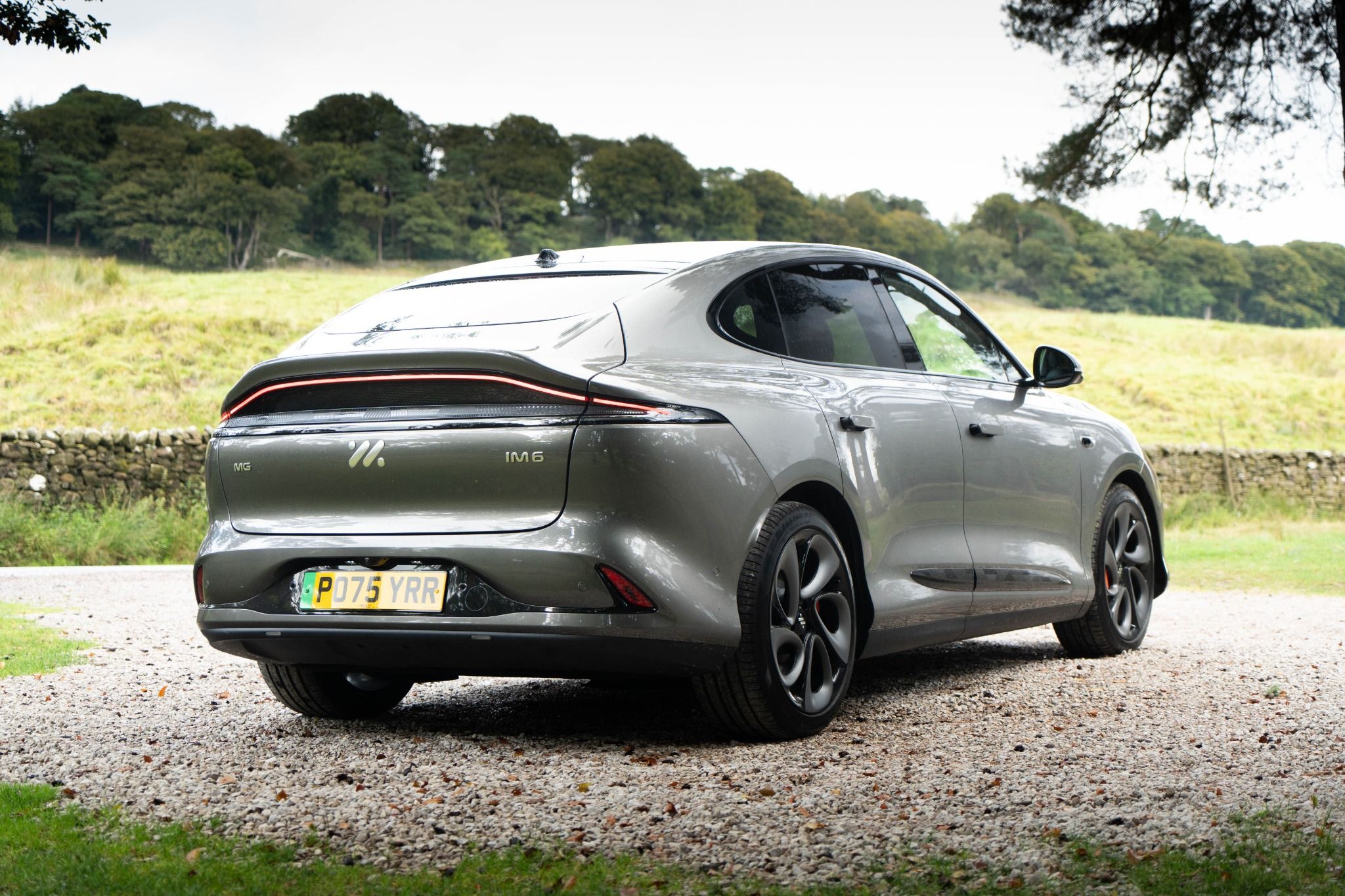 MG IM6 Launch Edition in grey exterior