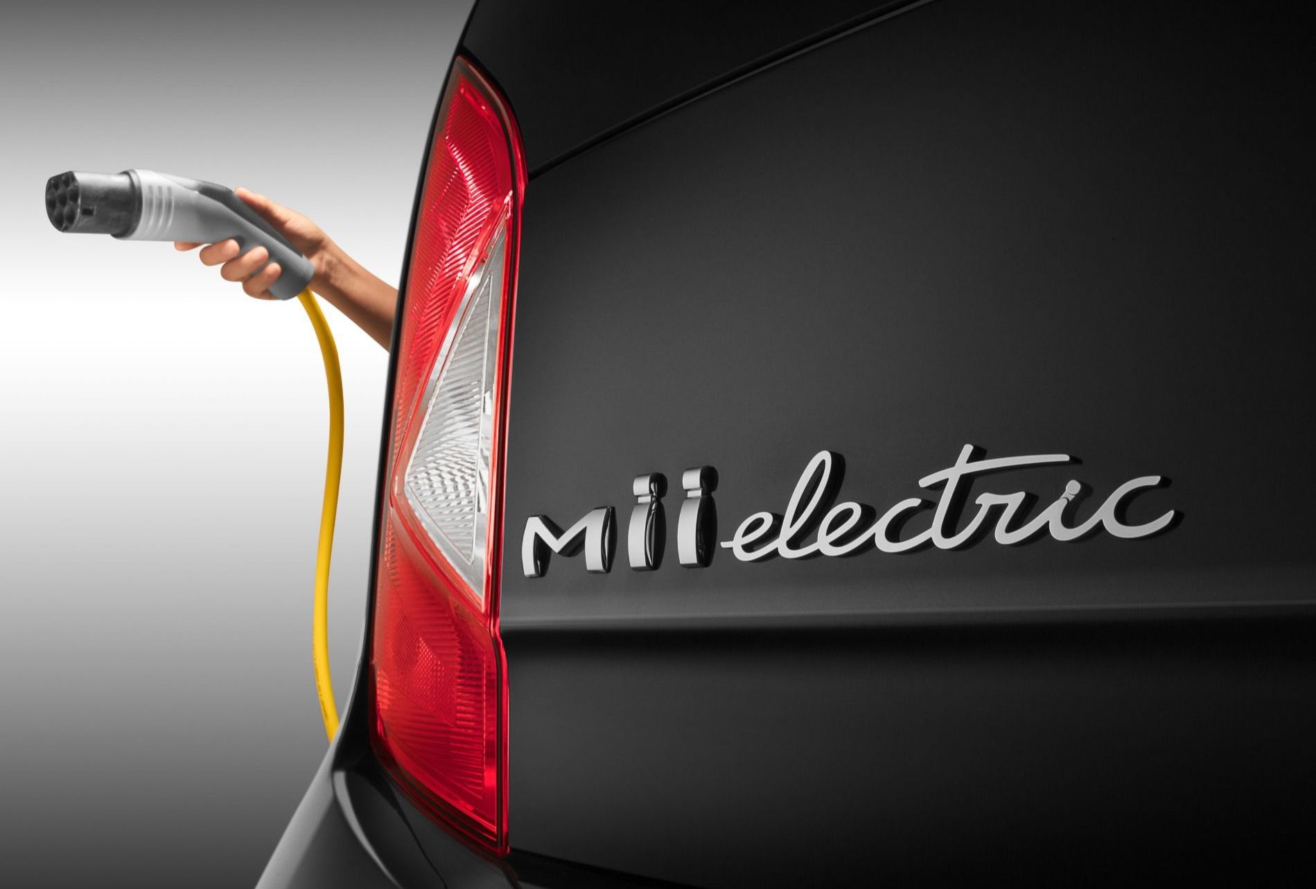 SEAT Mii being Recharged