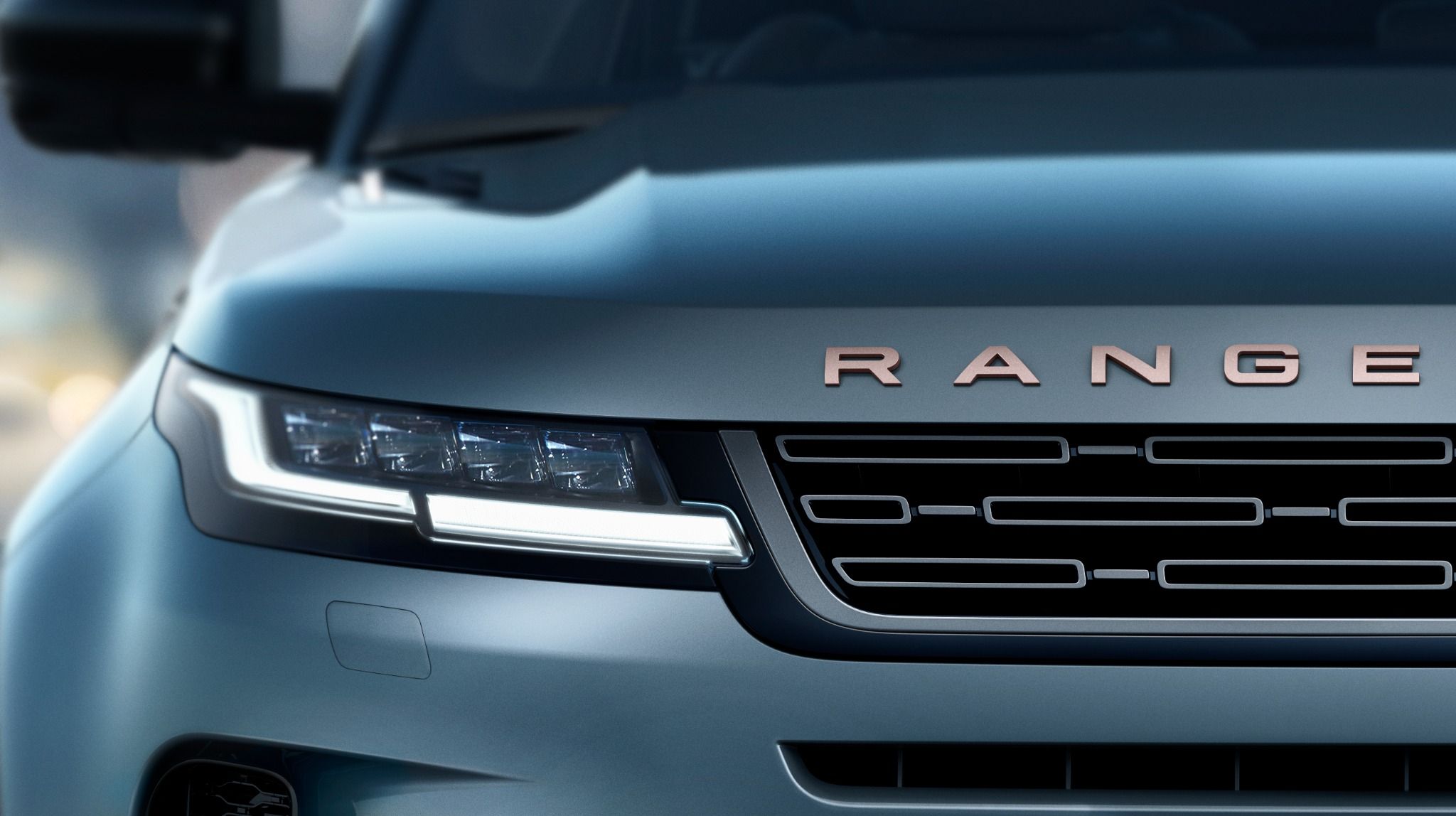 close up of the front of 2023 range rover evoque 4