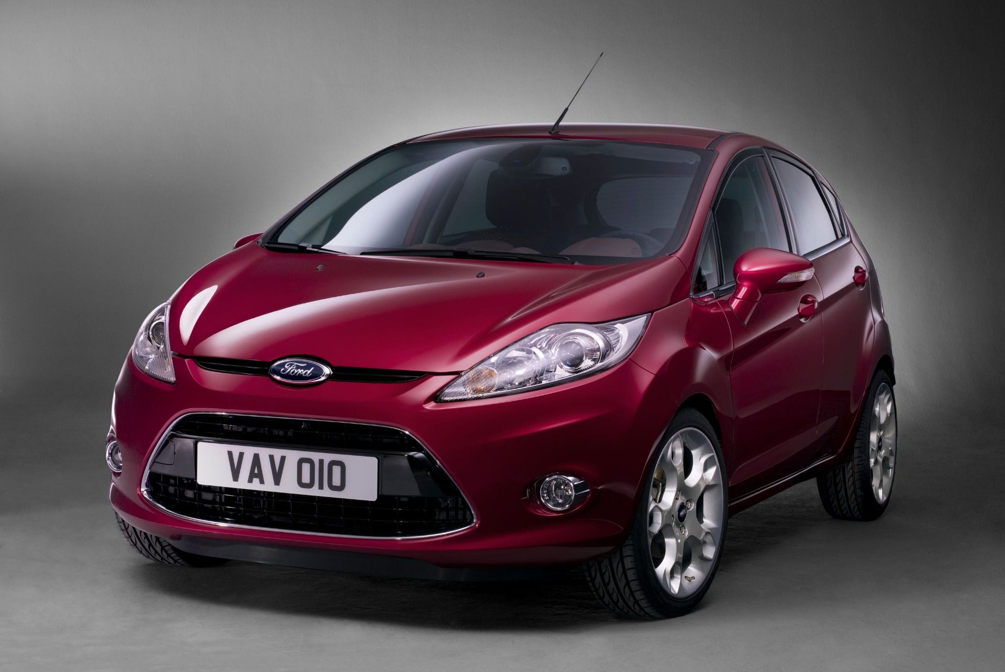 front side view of berry coloured fiesta 7 model