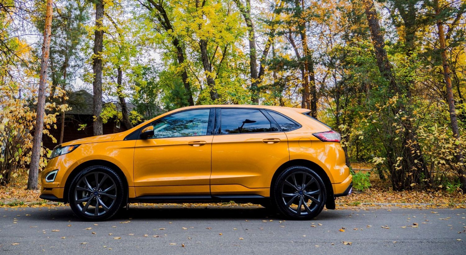 Image of Orange Ford Edge