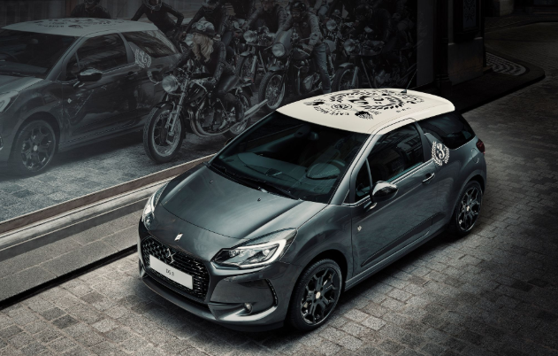 DS 3 Café Racer on street in window