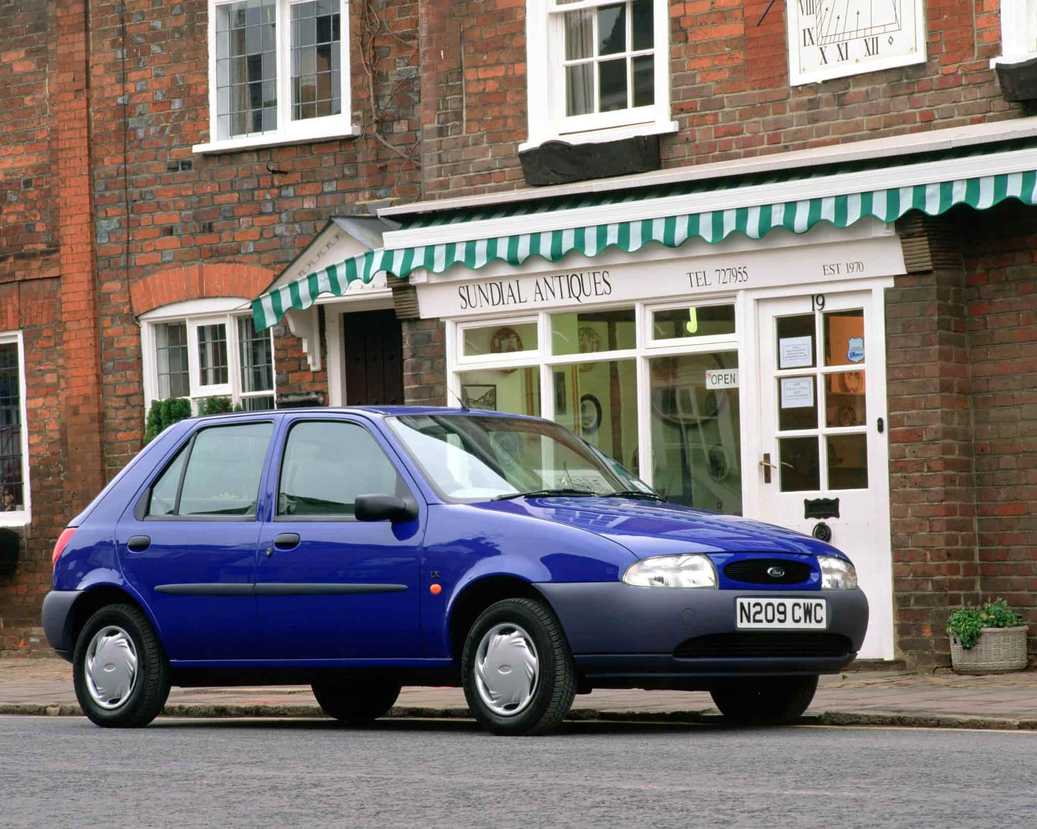Blue Ford Fiesta IV (1996-1999)
