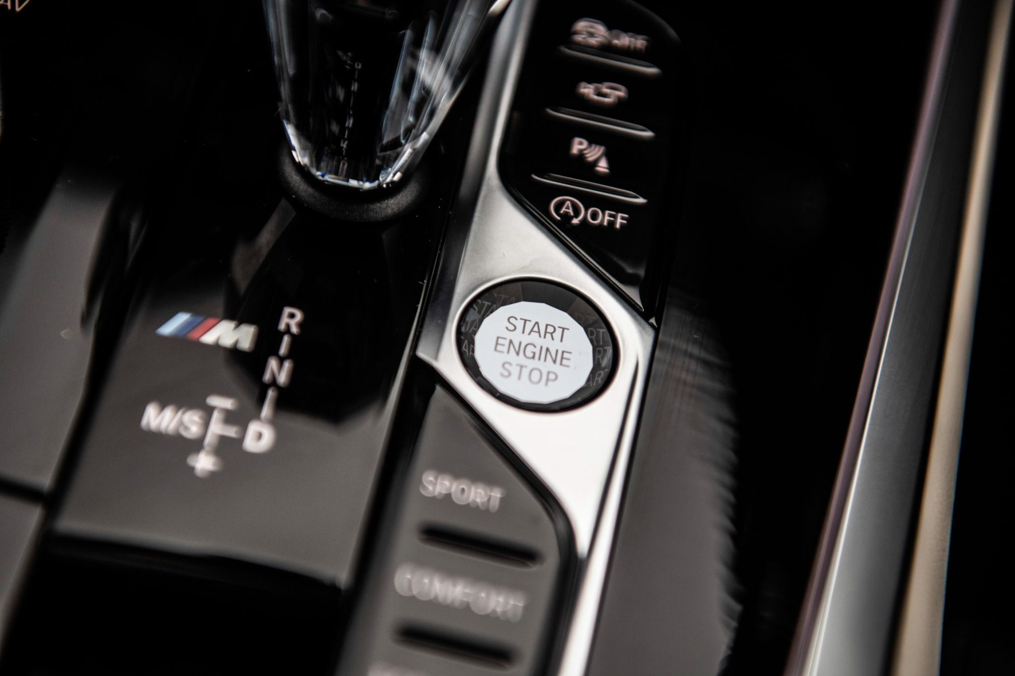 Close up of the stop start button in BMW X7