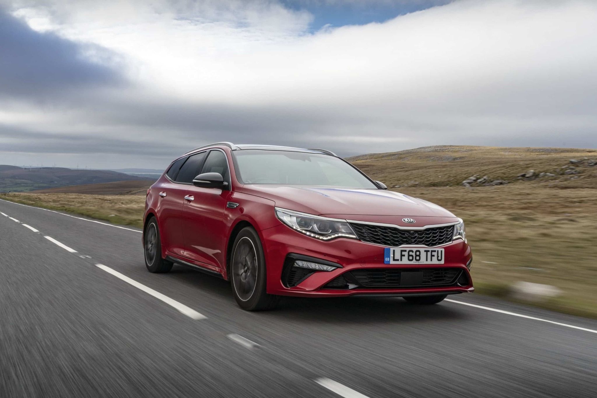 Image of Kia Optima Sportswagen Driving Towards the Camera