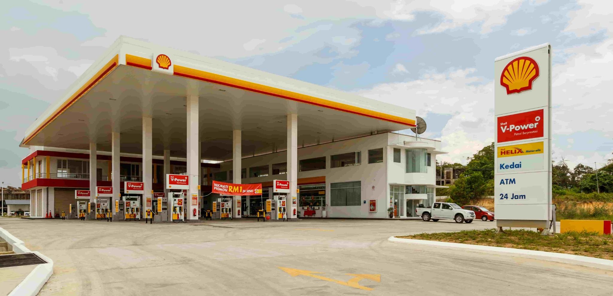 Outside view of a shell petrol station