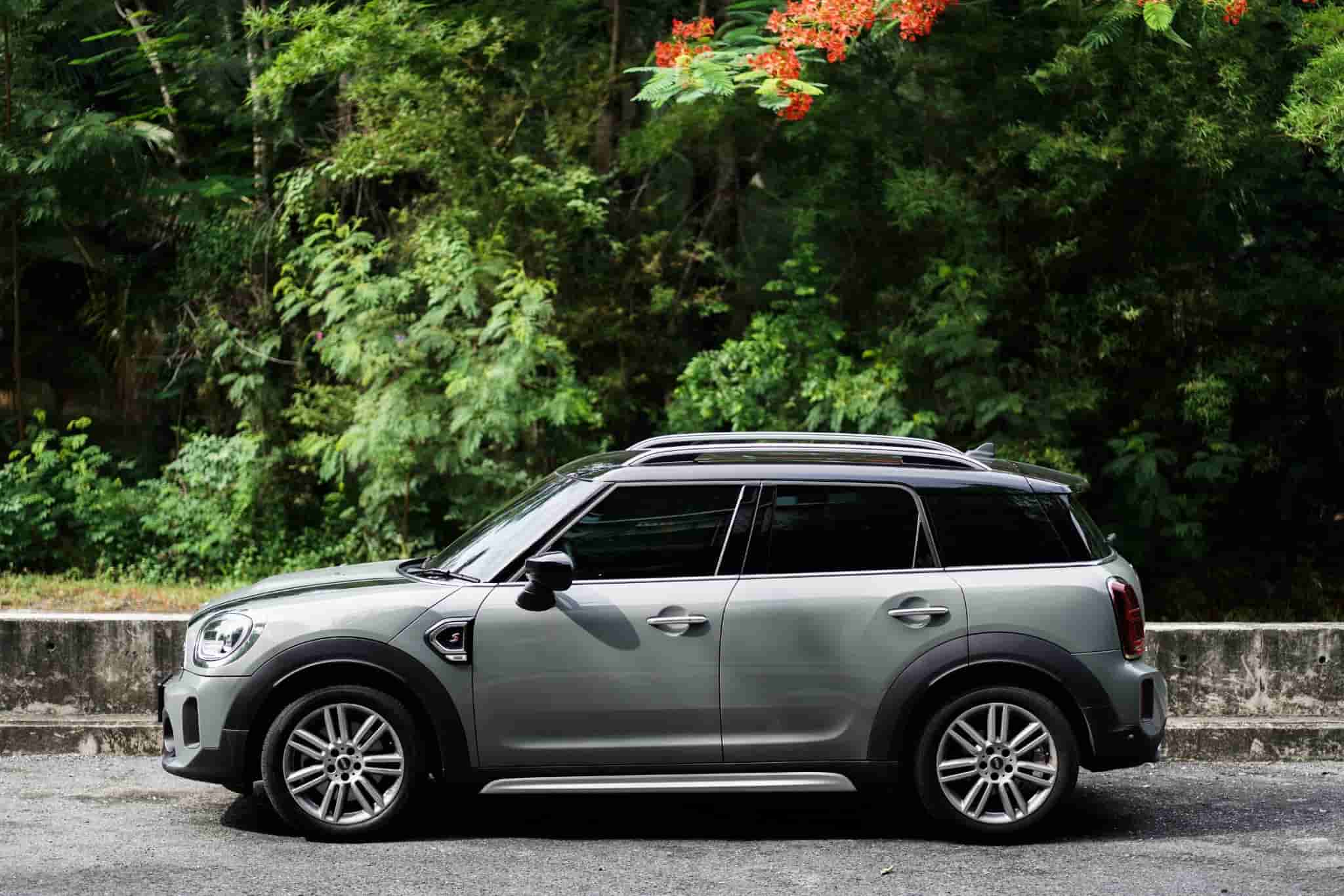 Side view of Mini Countryman