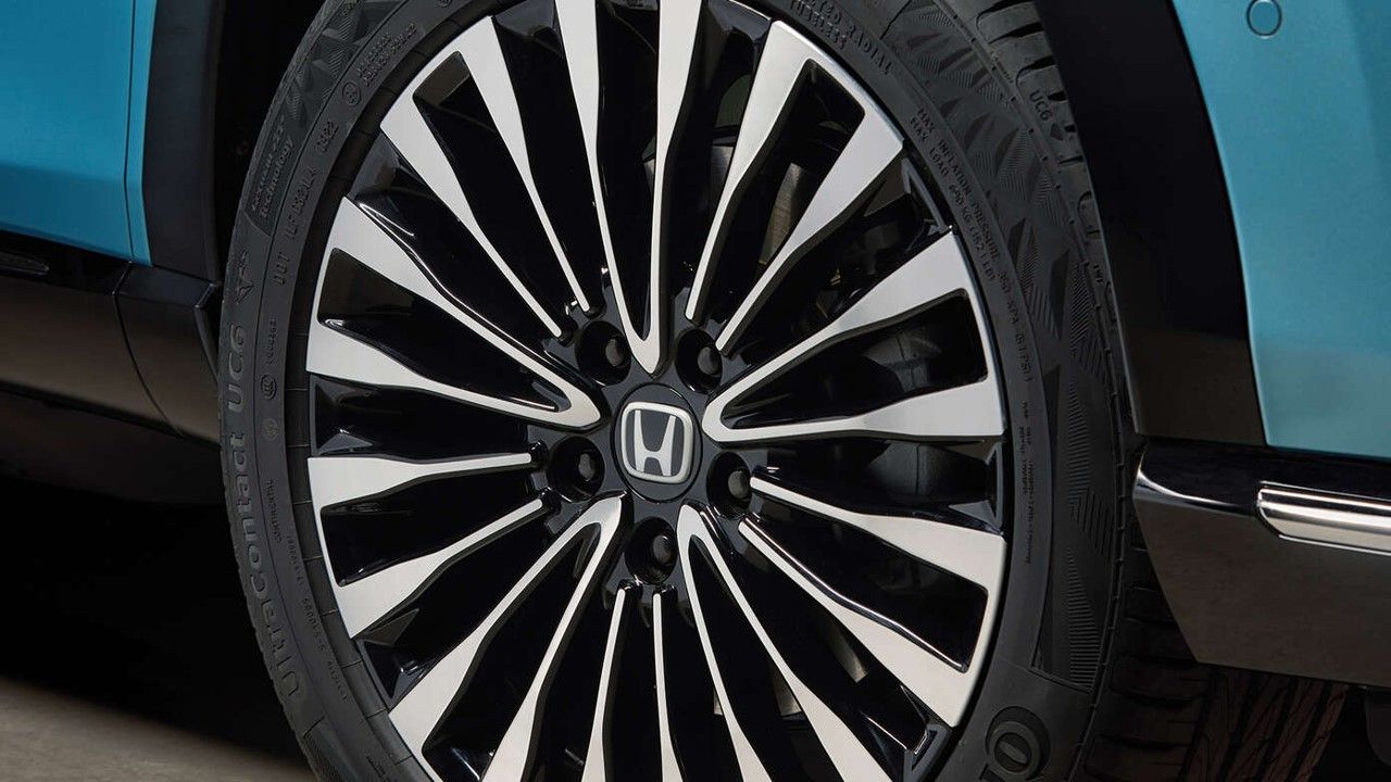 Close-up of a Honda e:Ny1 wheel