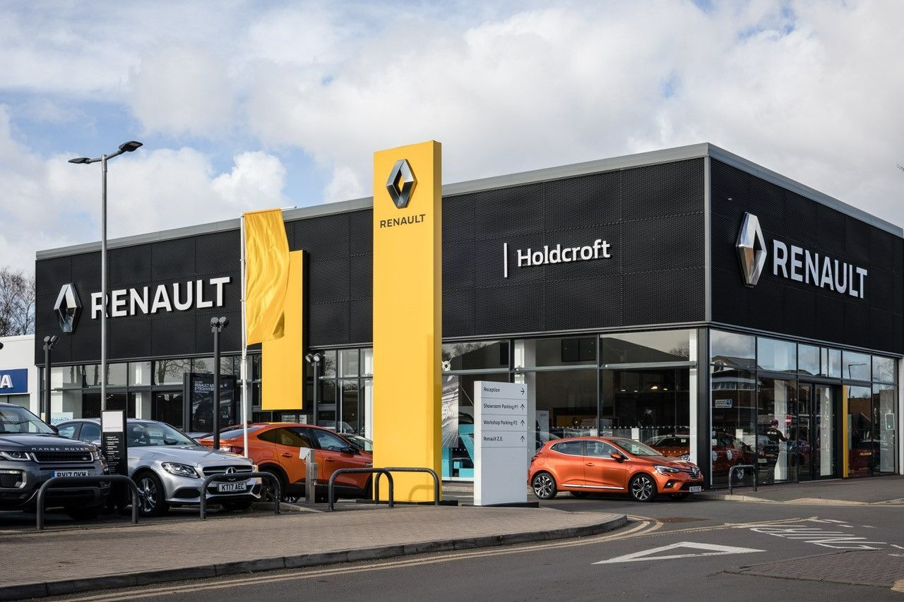 Holdcroft Renault Solihull Showroom