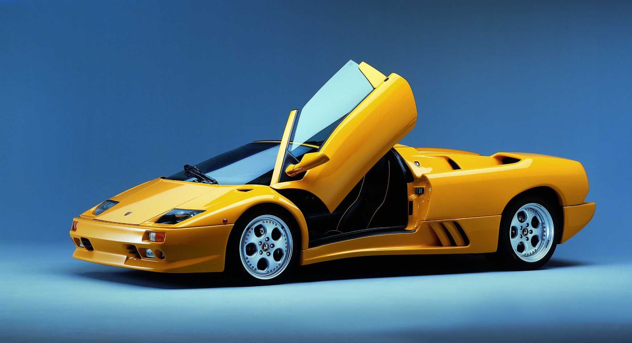 Side view of a Lamborghini Diablo