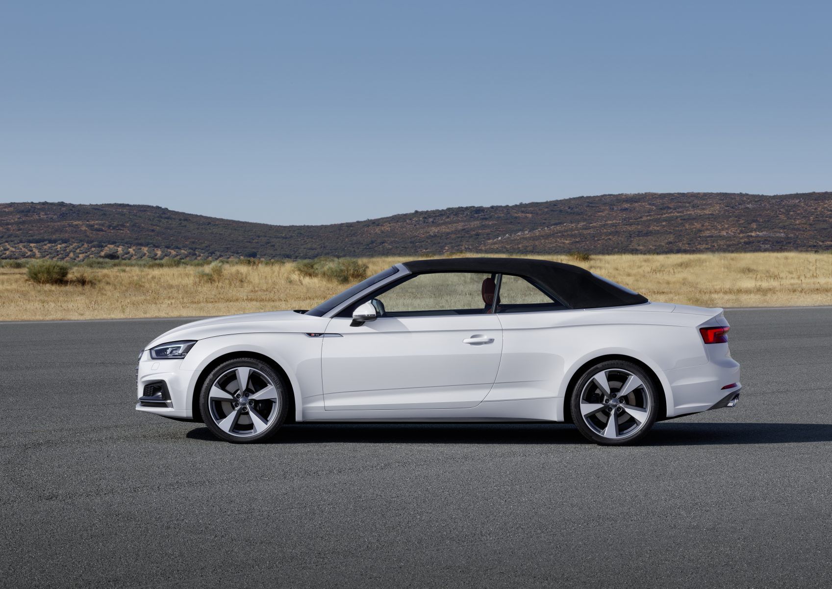 A5 Cabriolet in white