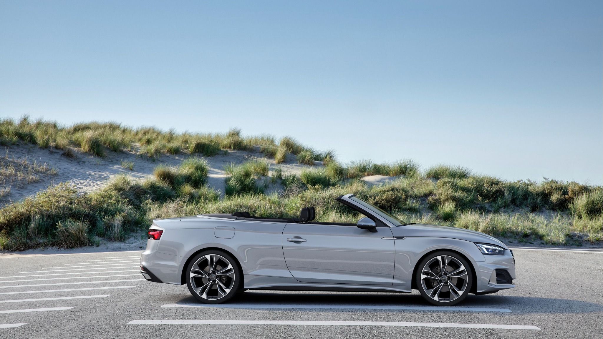 Side view of audi a5 cabriolet