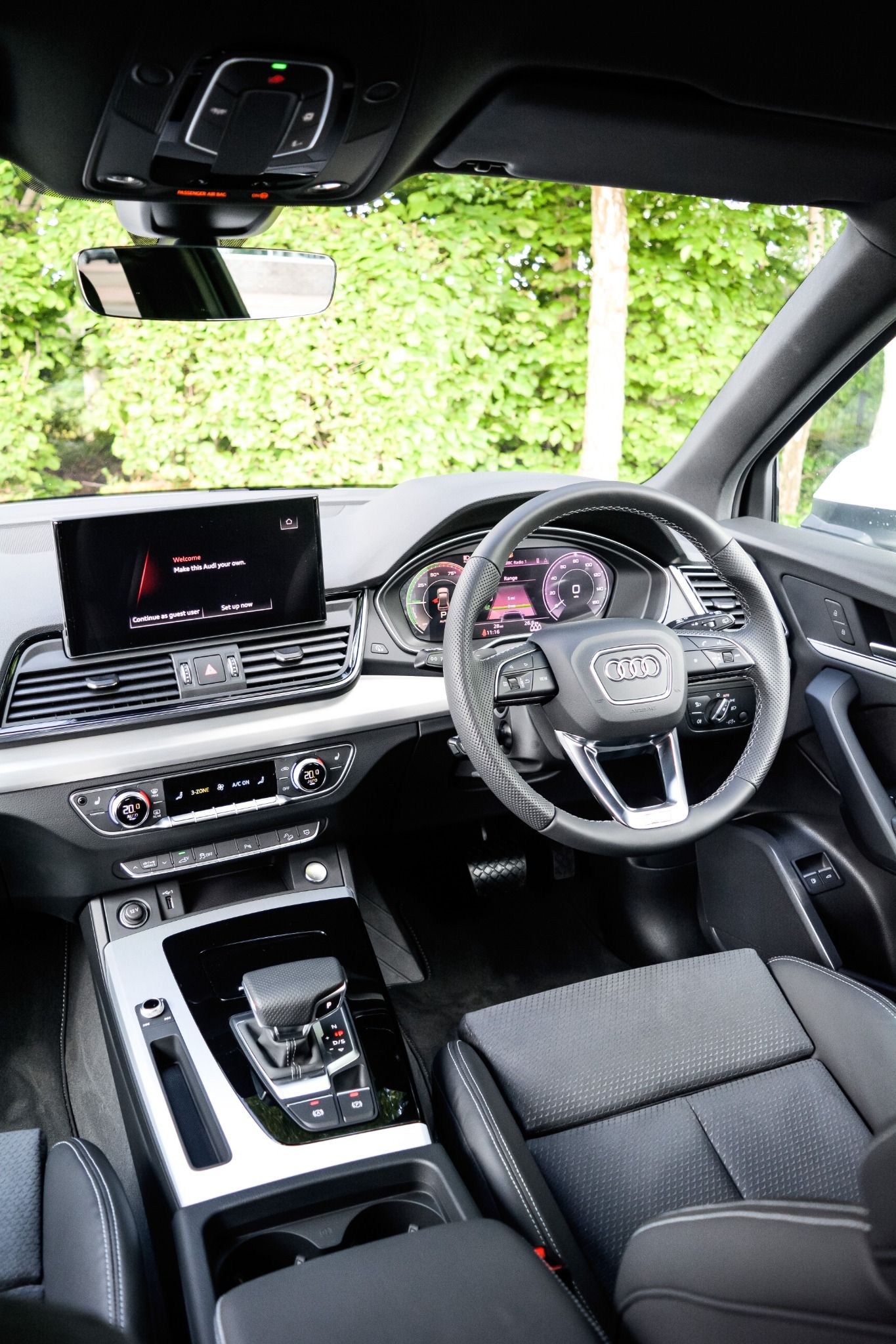 Audi Q5 hybrid front interior