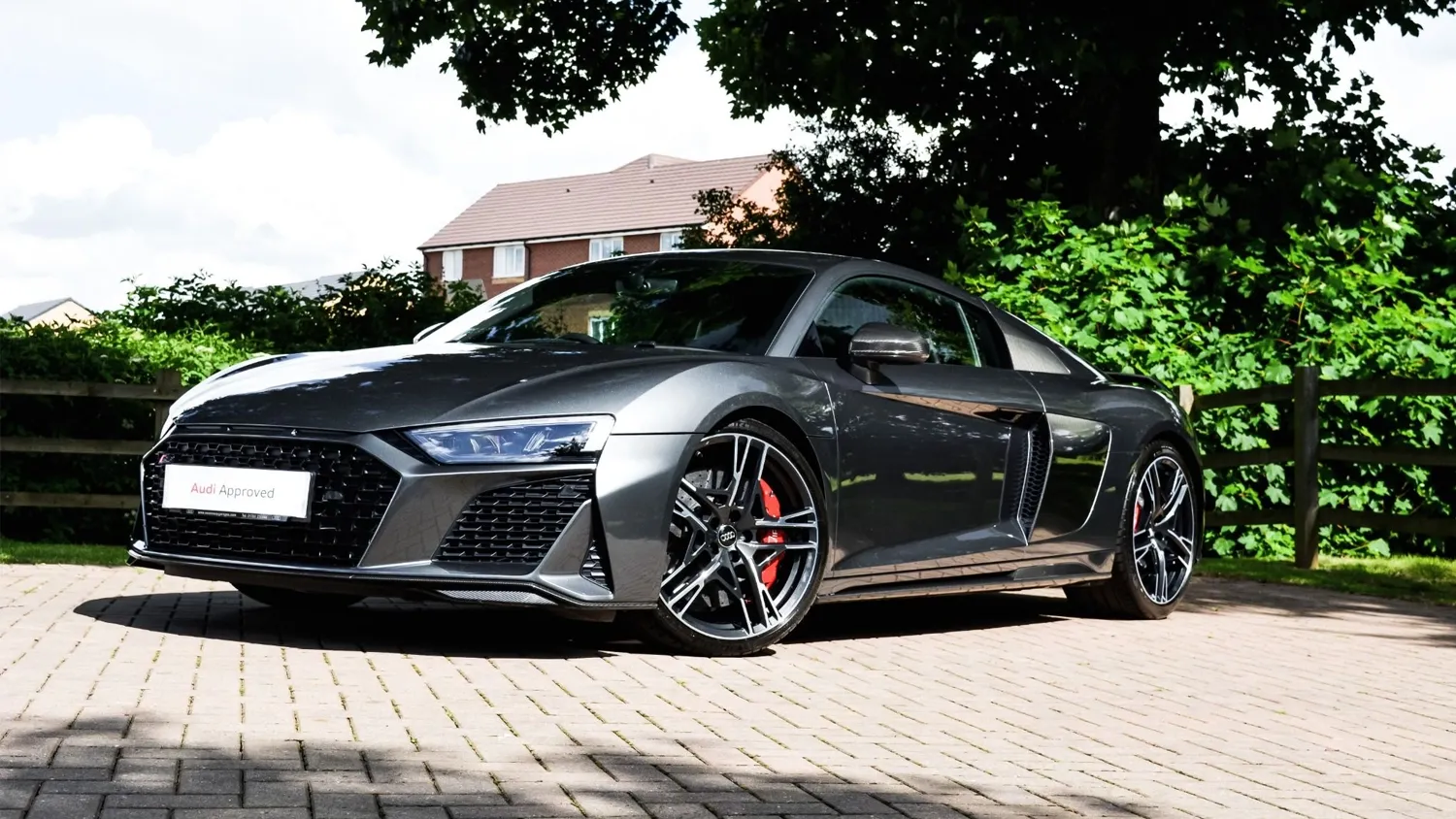 Audi R8 Coupe and Spyder exterior front parked