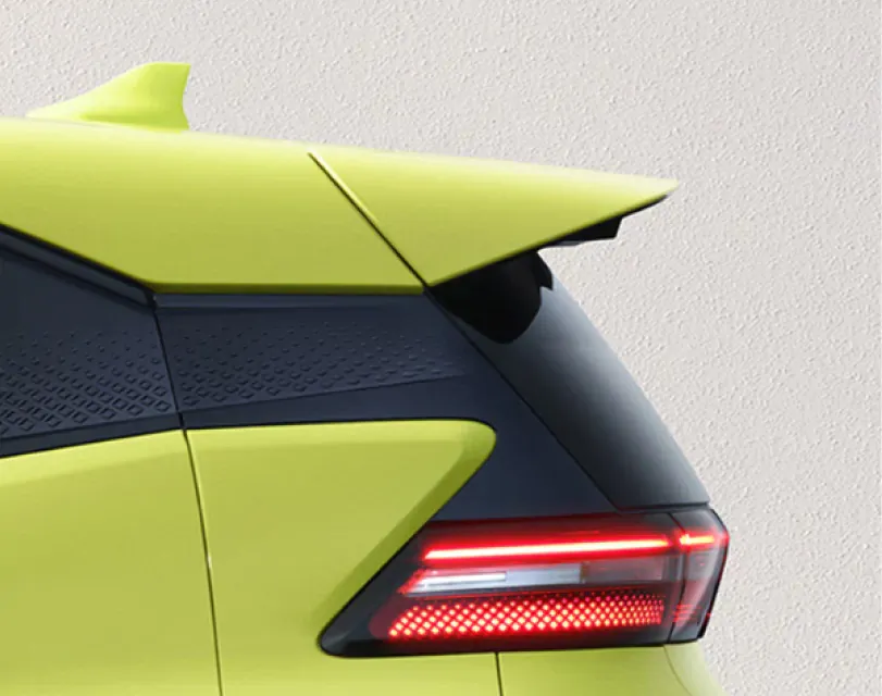 A ‘floating roof’ and full-width LED tail-lights