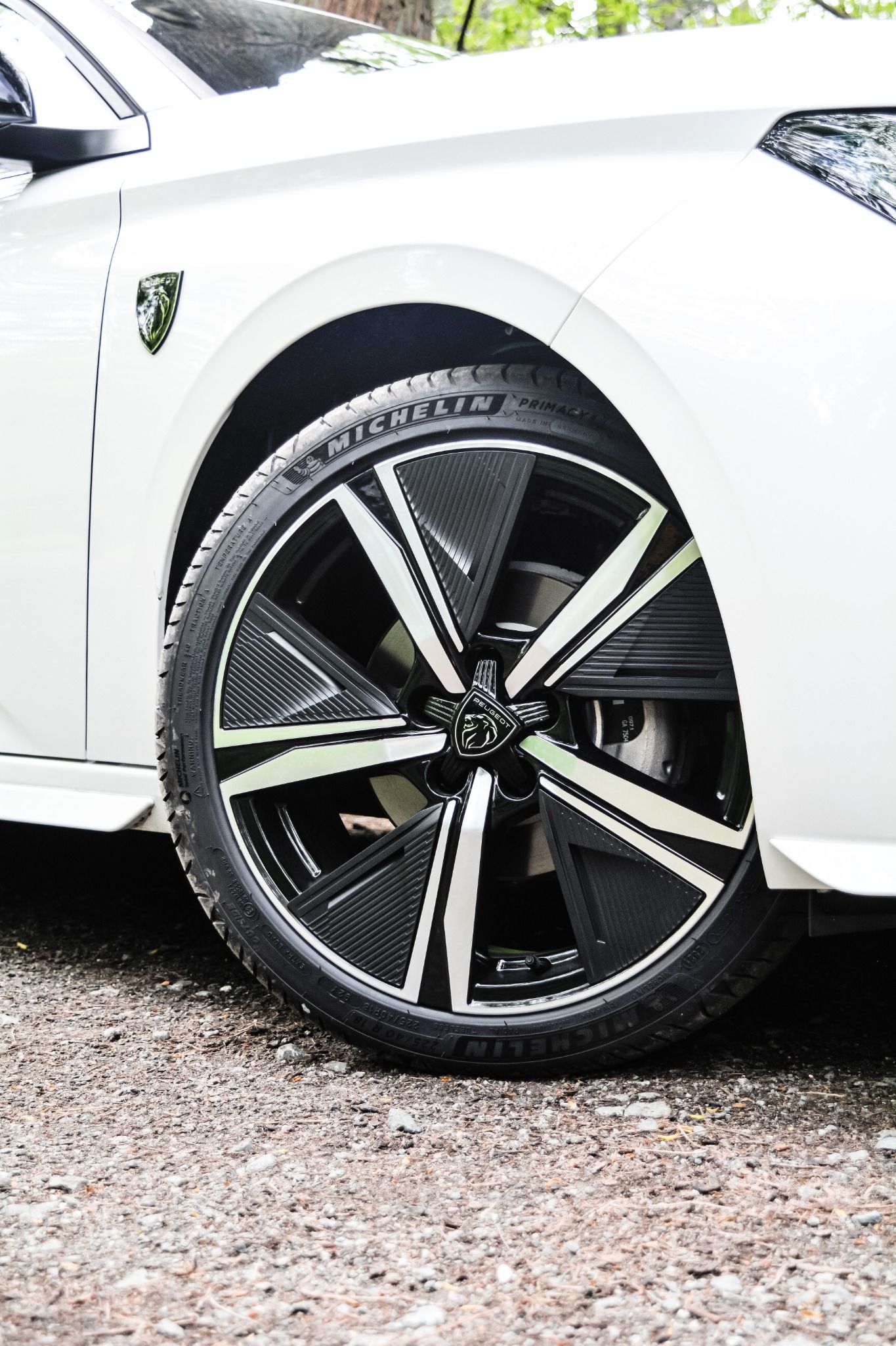 Close up of Peugeot 308 alloy wheel