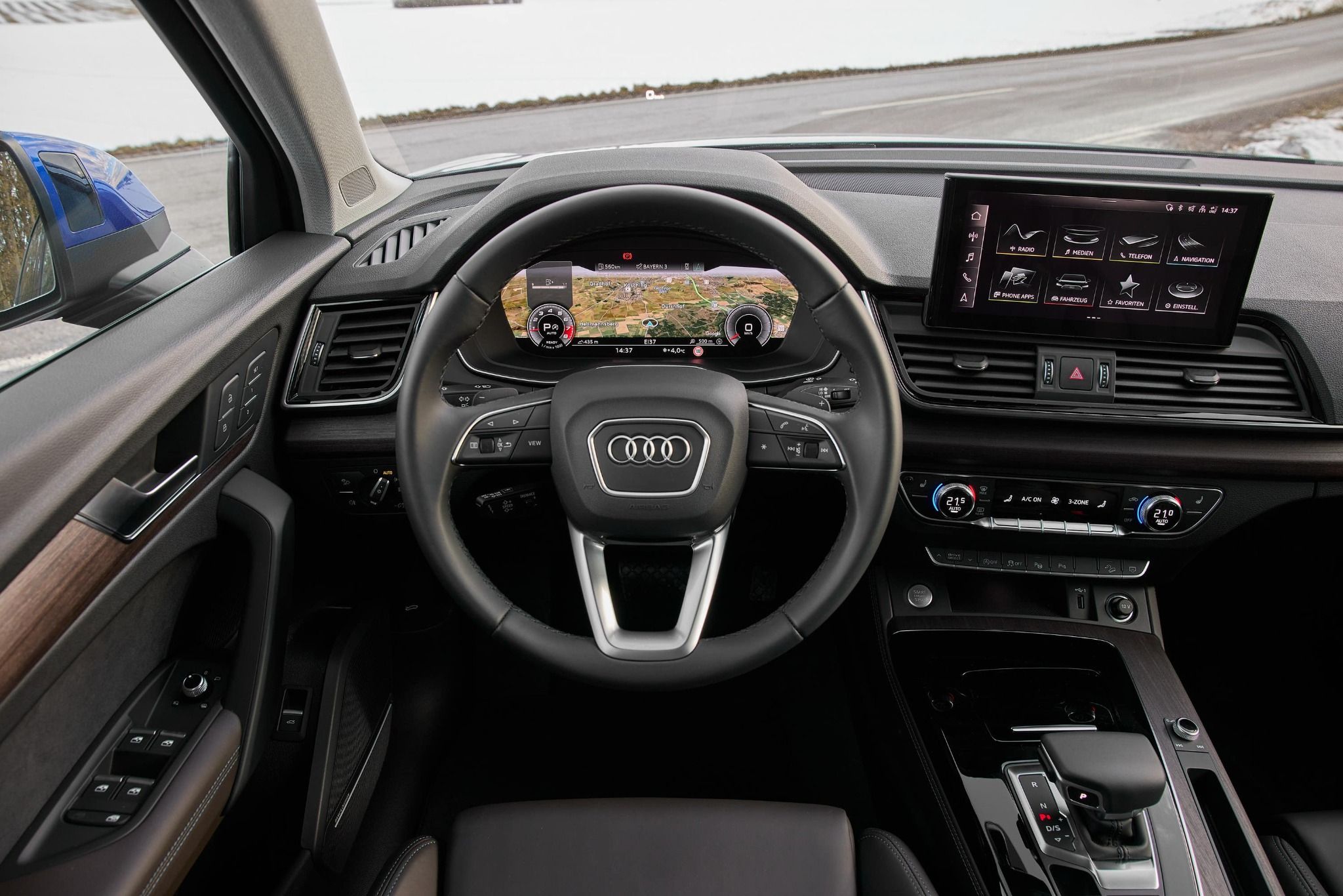 Close up of the Steering wheel inside the Audi Q5 Sportback