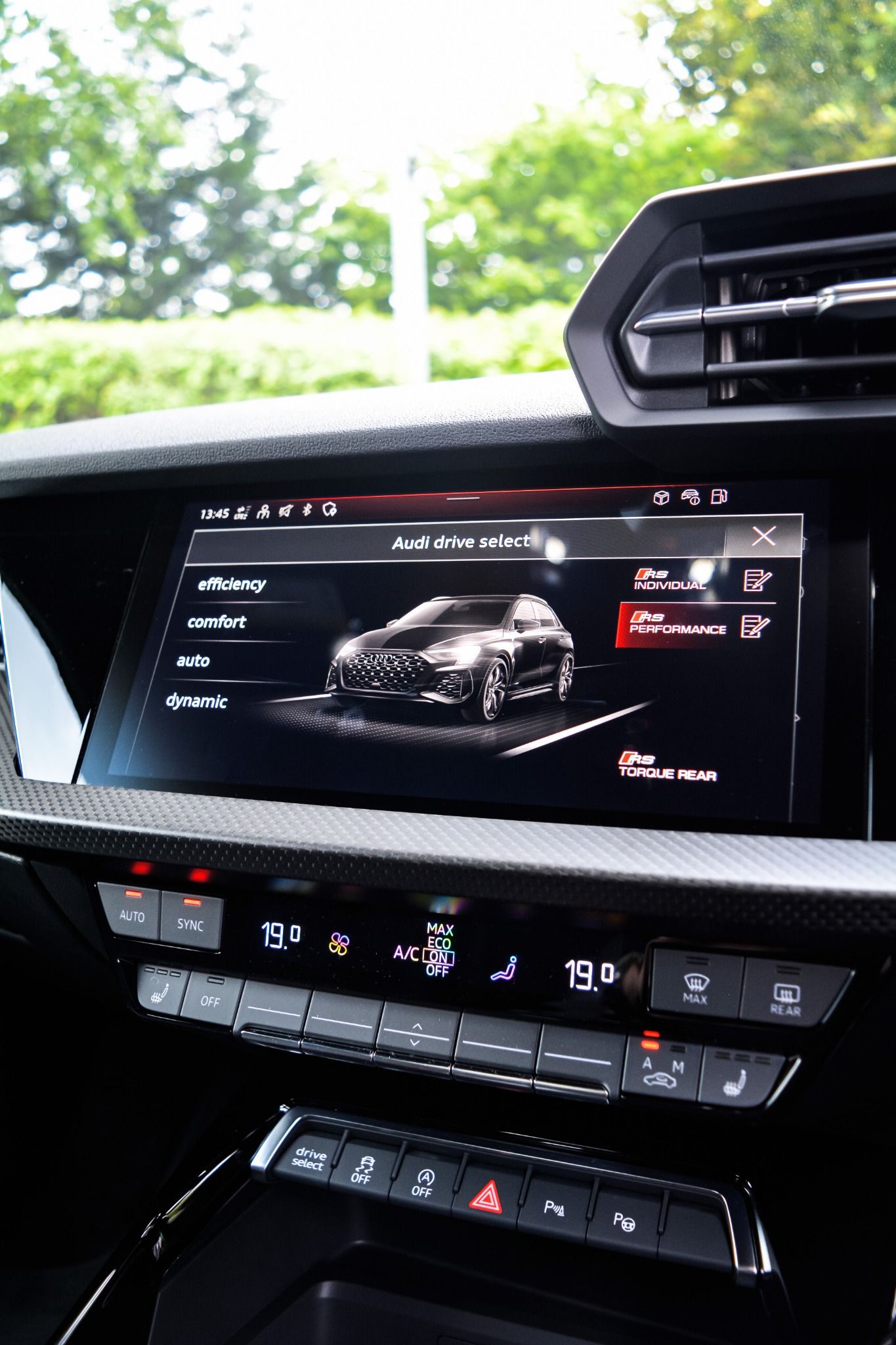 Main display on an Audi RS3