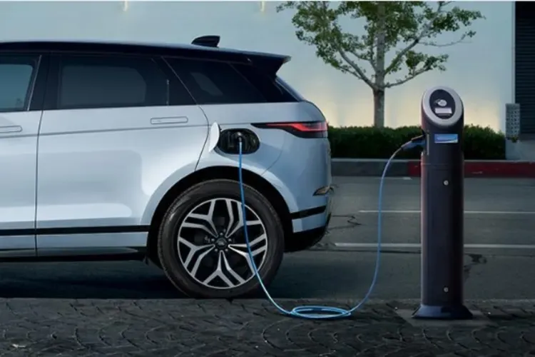 Range Rover Evoque plugged in