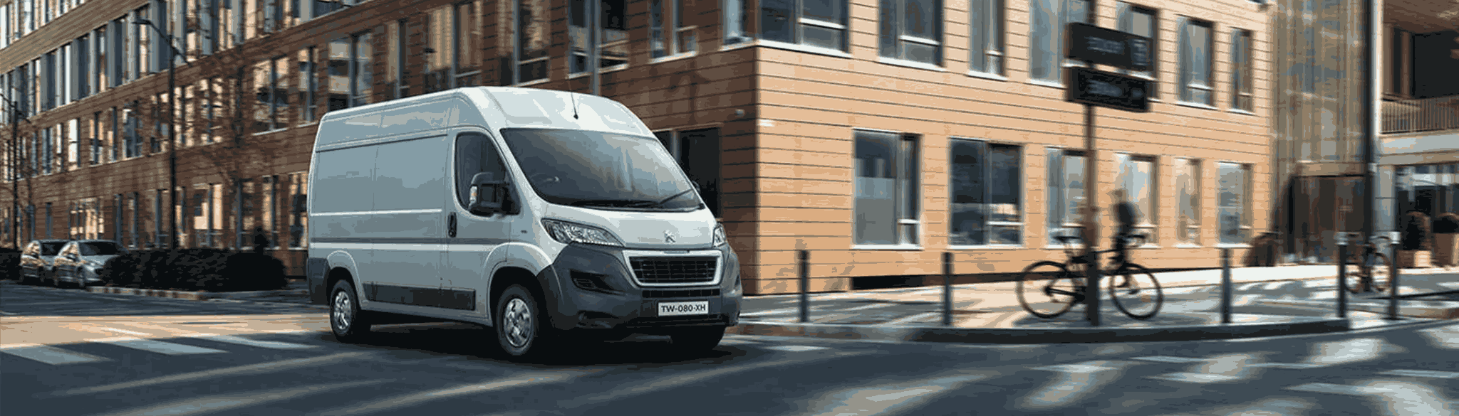 white peugeot boxer