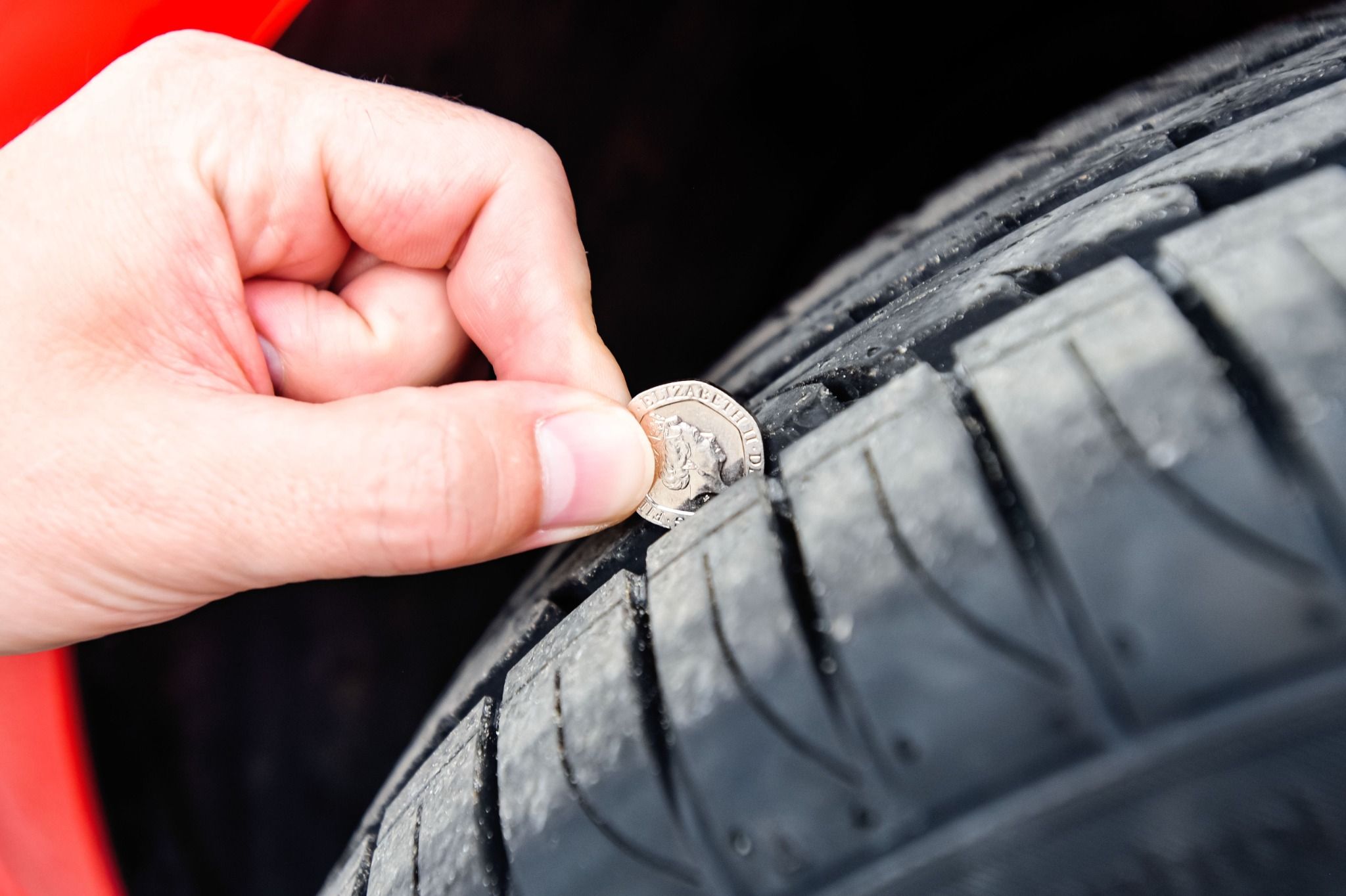 Tyre Tread check with a 20p coin