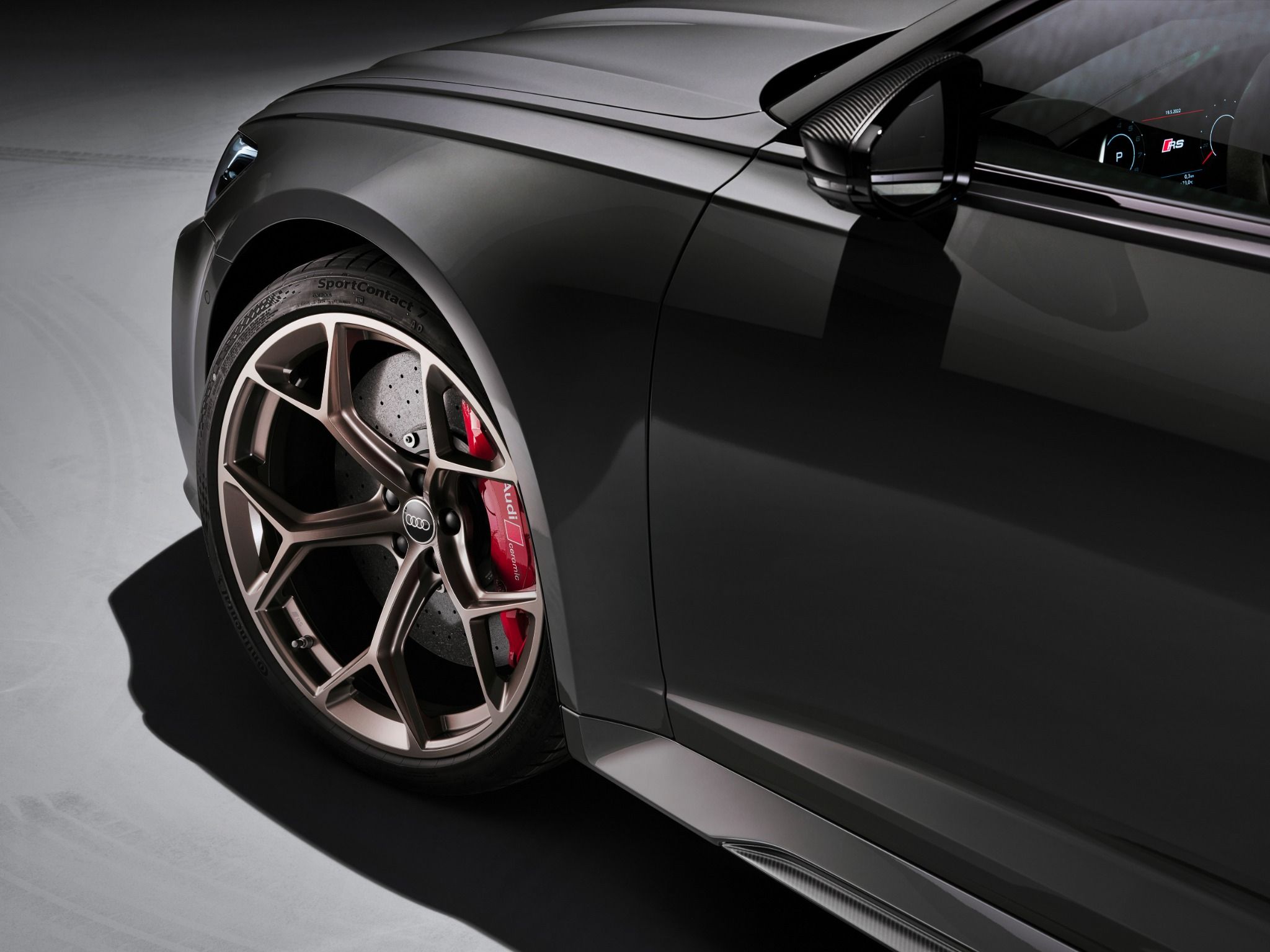 Close up of RS alloy wheel
