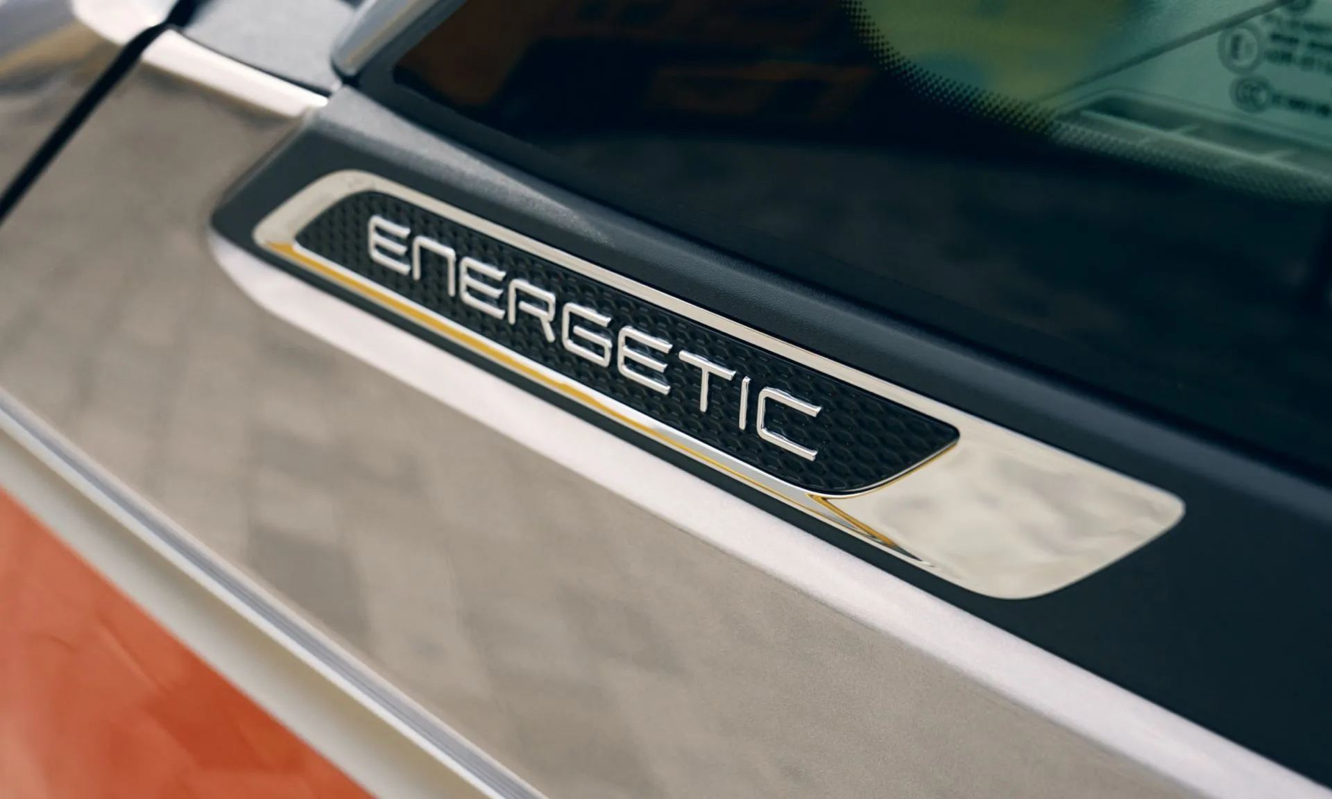 Volkswagen Multivan energetic badge